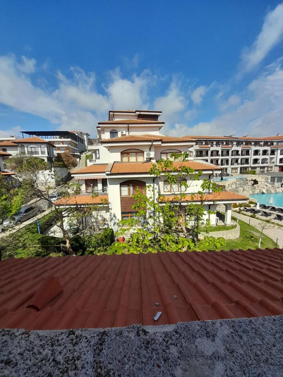 Beautiful 3 Room Apartment with Pool and Sea view Aheloy