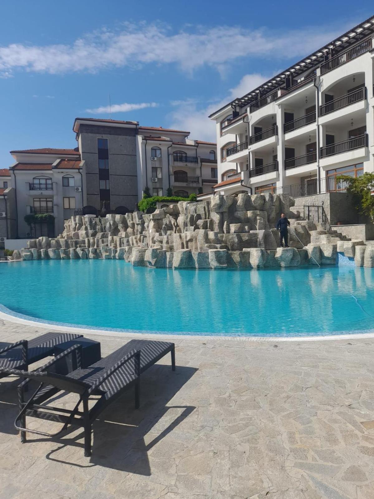Beautiful 3 Room Apartment with Pool and Sea view Aheloy
