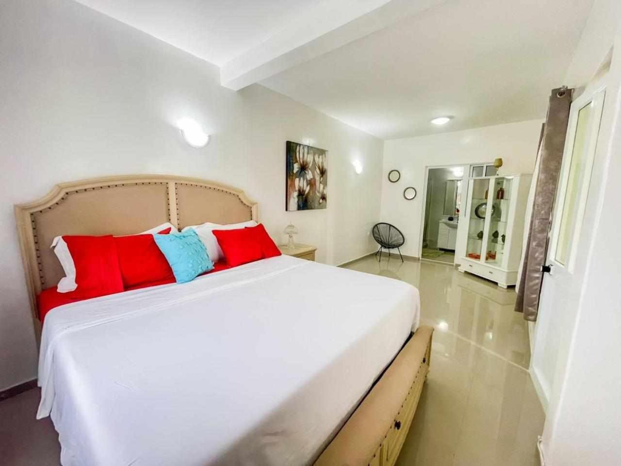 Zeyden Place Apt 2