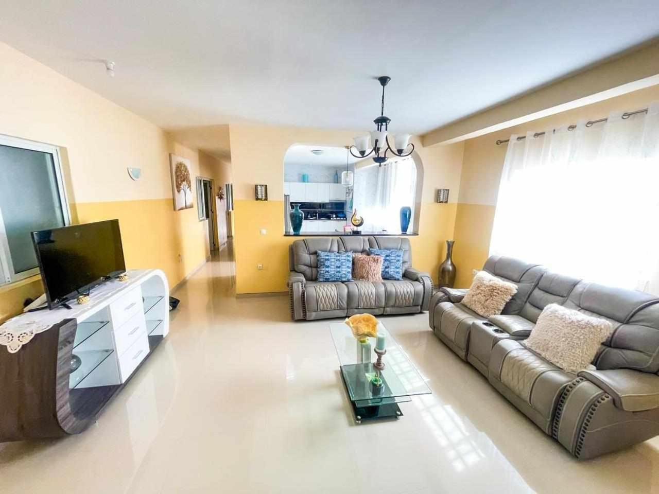 Zeyden Place Apt 2