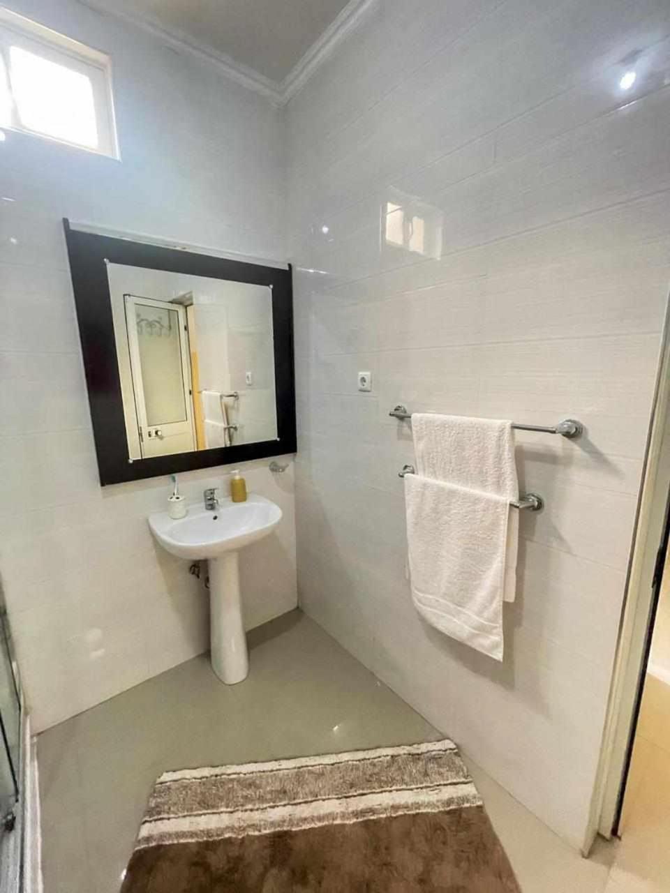 Zeyden Place Apt 2