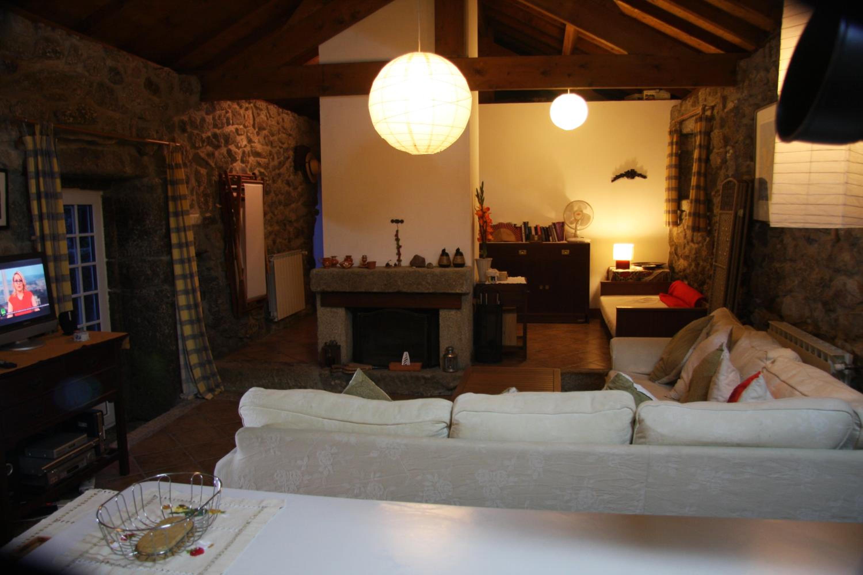 Casa do Ribeiro - Casal Pedro view 3