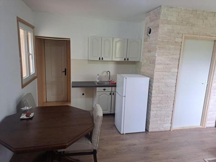Vila Lipov Hlad Rajac view 3