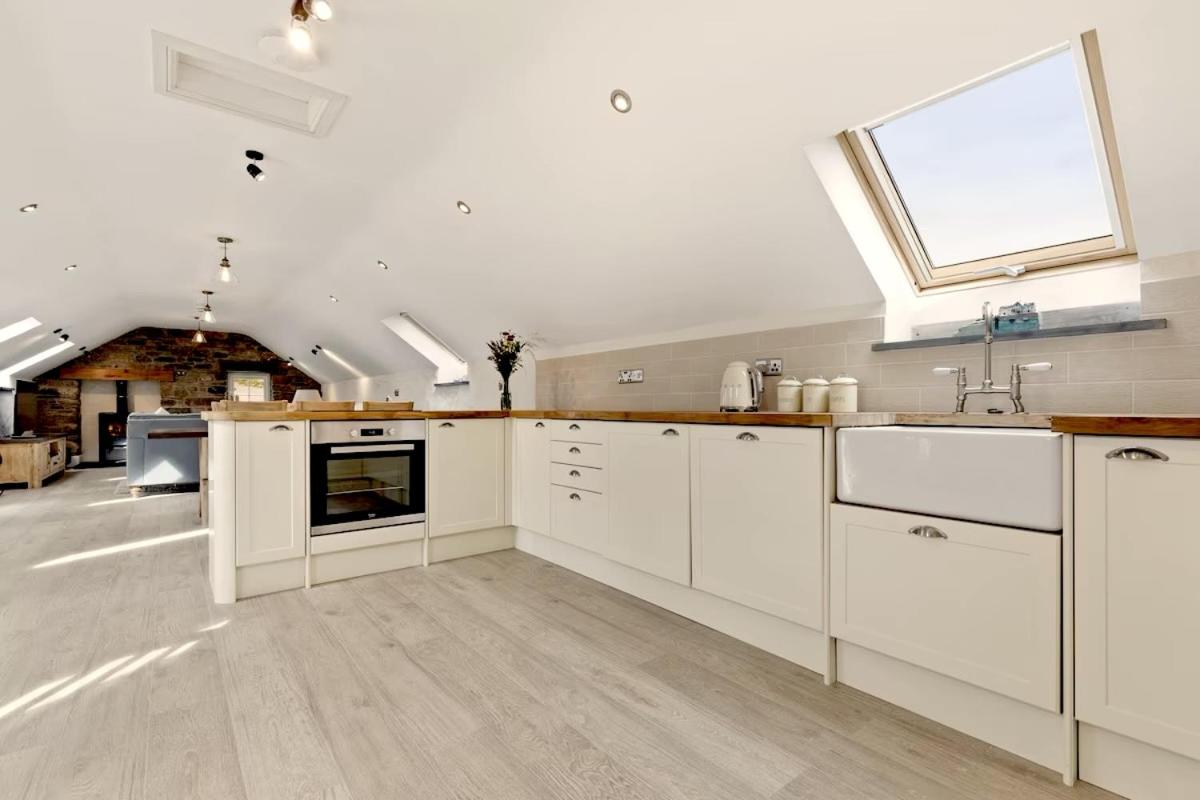 Awel y Môr - 3 Bedroom Cottage - Whitesands view 4