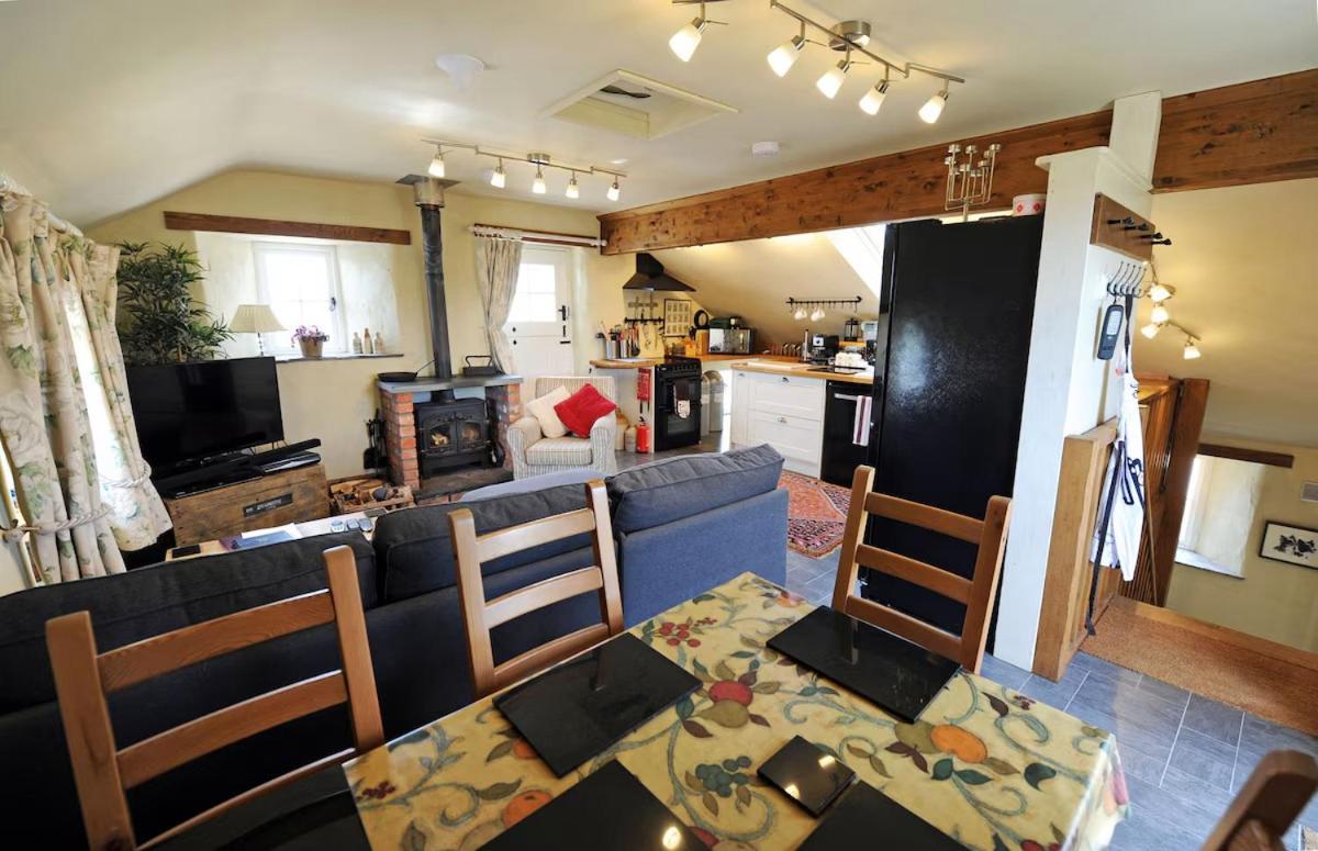Tan y Garn - 2 Bedroom Cottage - Whitesands view 2