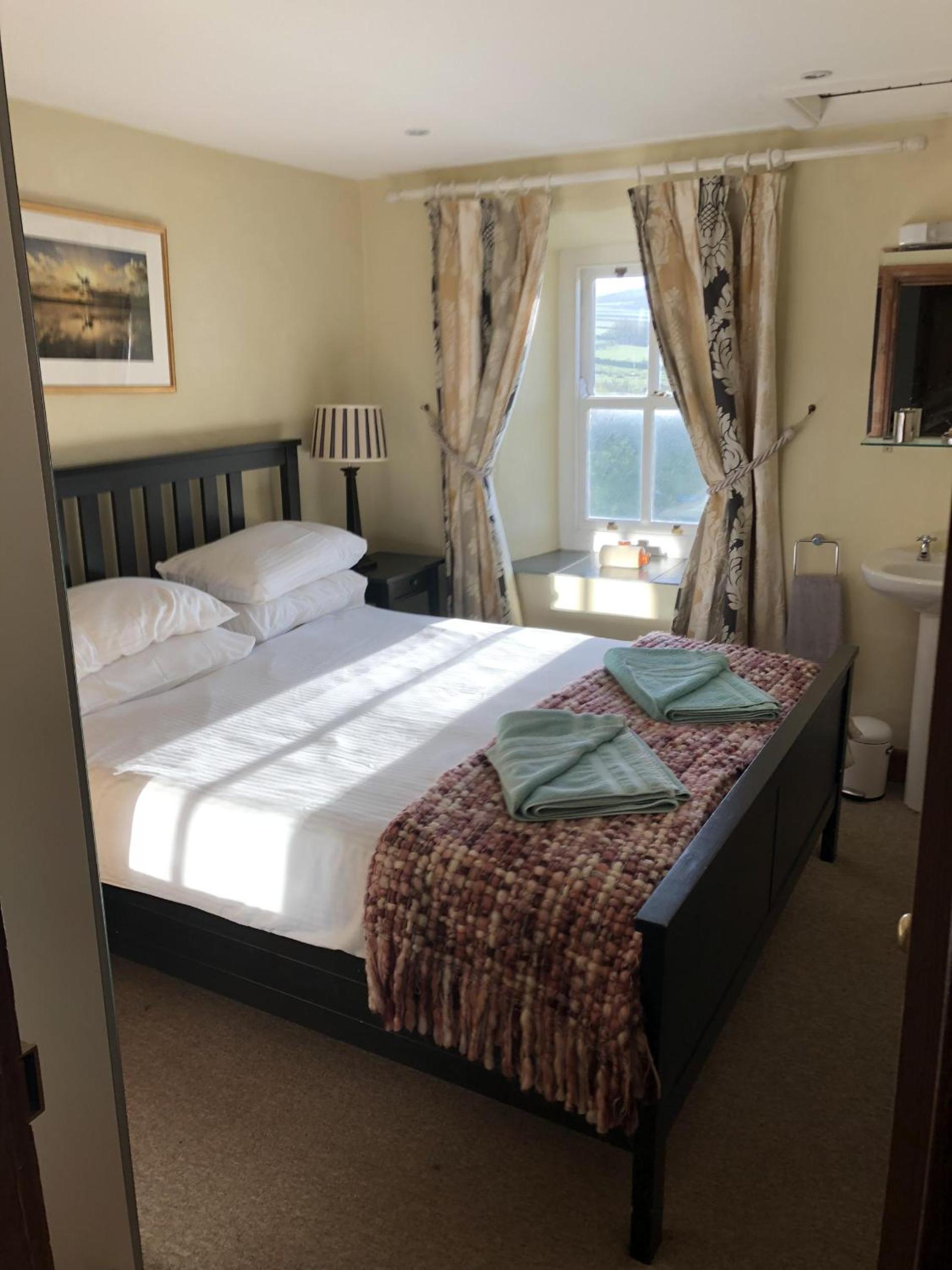 Upper Porthmawr - 5 Bedroom Cottage - Whitesands view 3