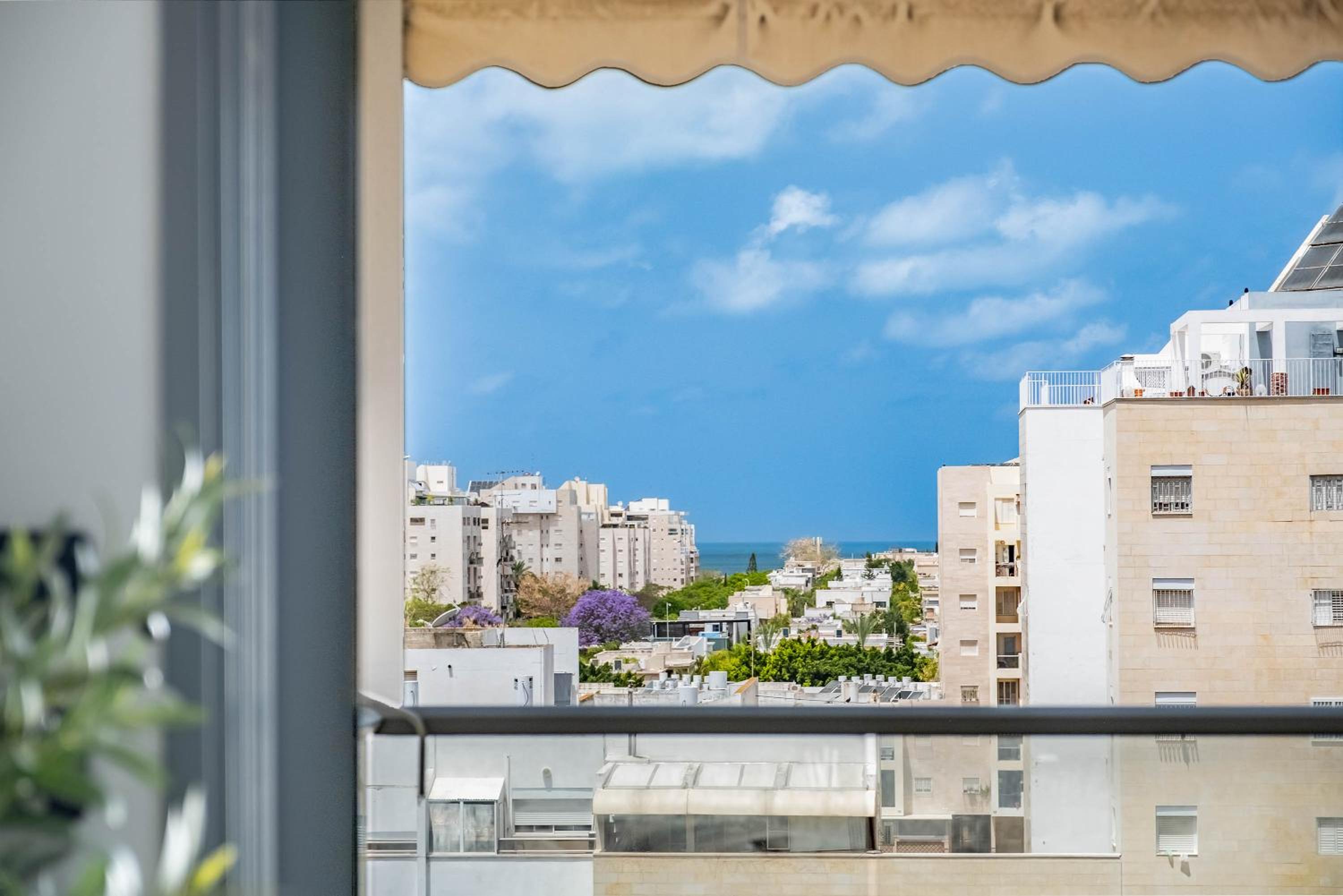 Ashdod Luxe Escape – Spacious, Stylish, with Mamád view 3