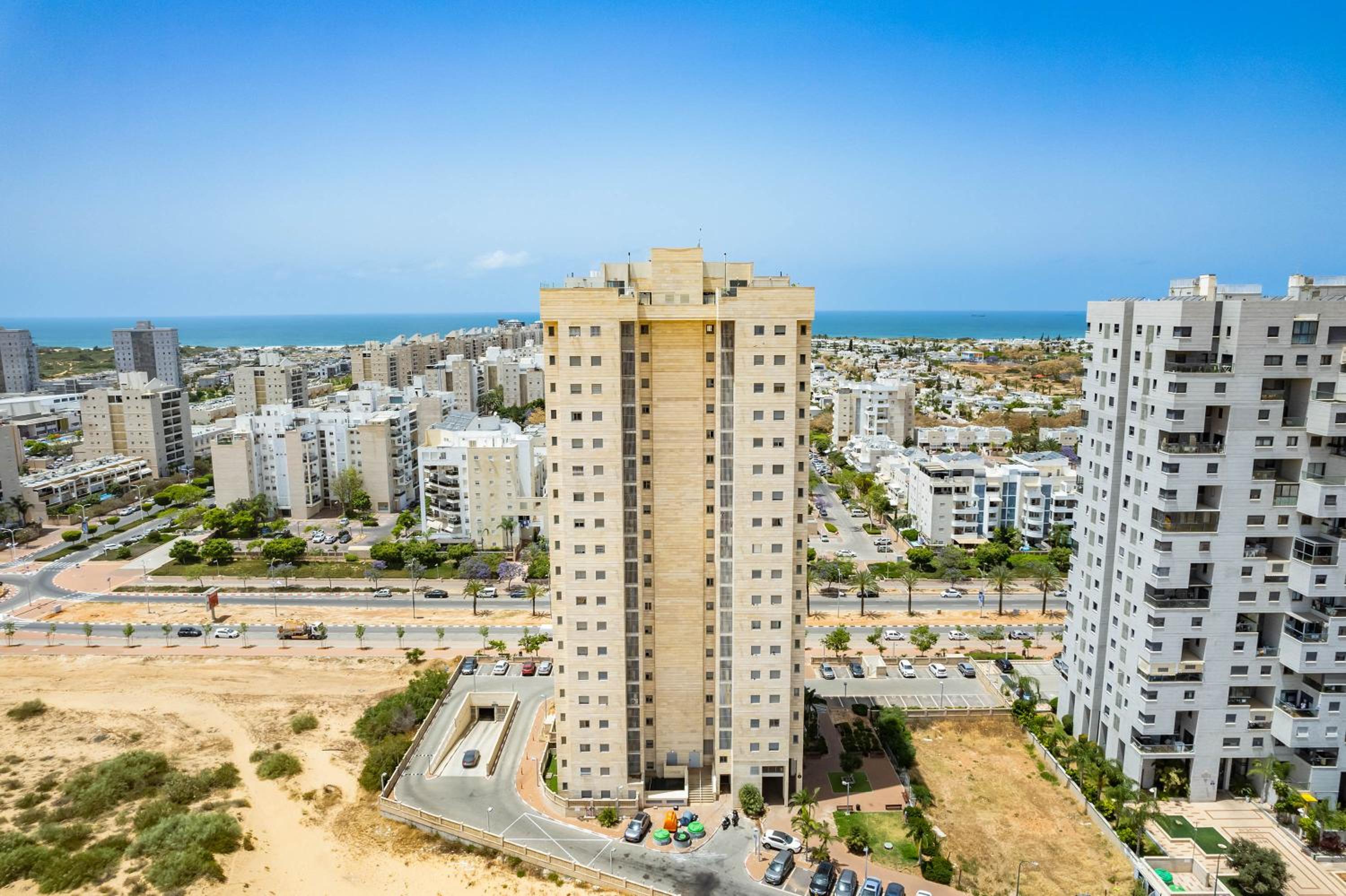 Ashdod Luxe Escape – Spacious, Stylish, with Mamád view 2