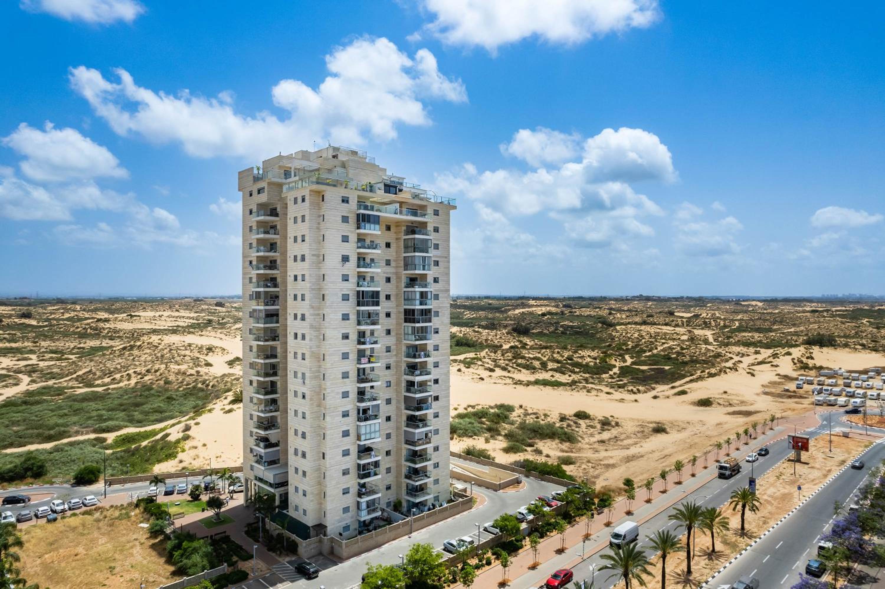 Ashdod Luxe Escape – Spacious, Stylish, with Mamád view 5