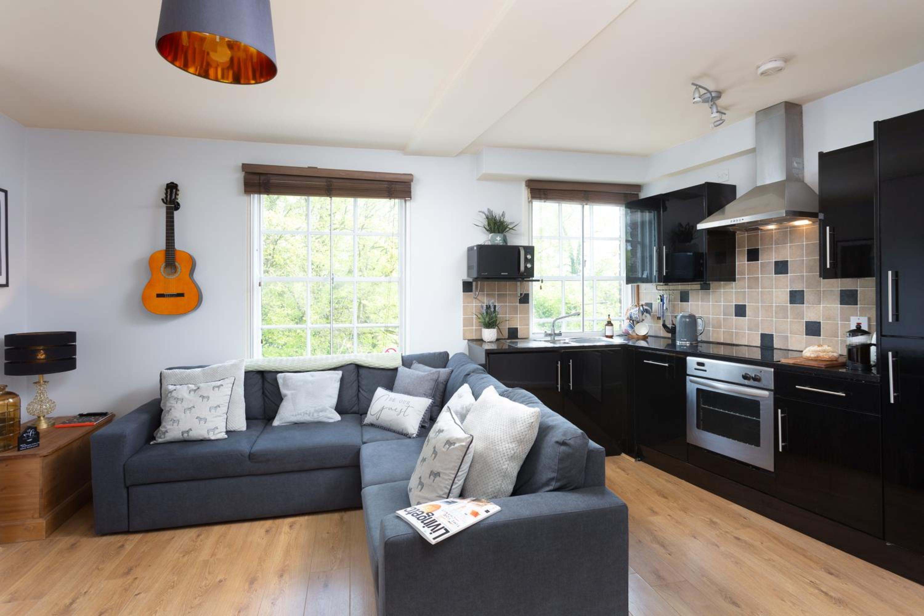 Bootham Court Grade II duplex apartment with free parking & Wi-Fi - sleeps 2-6 people view 5