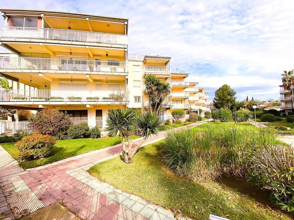 Apartamento con las vistas al mar