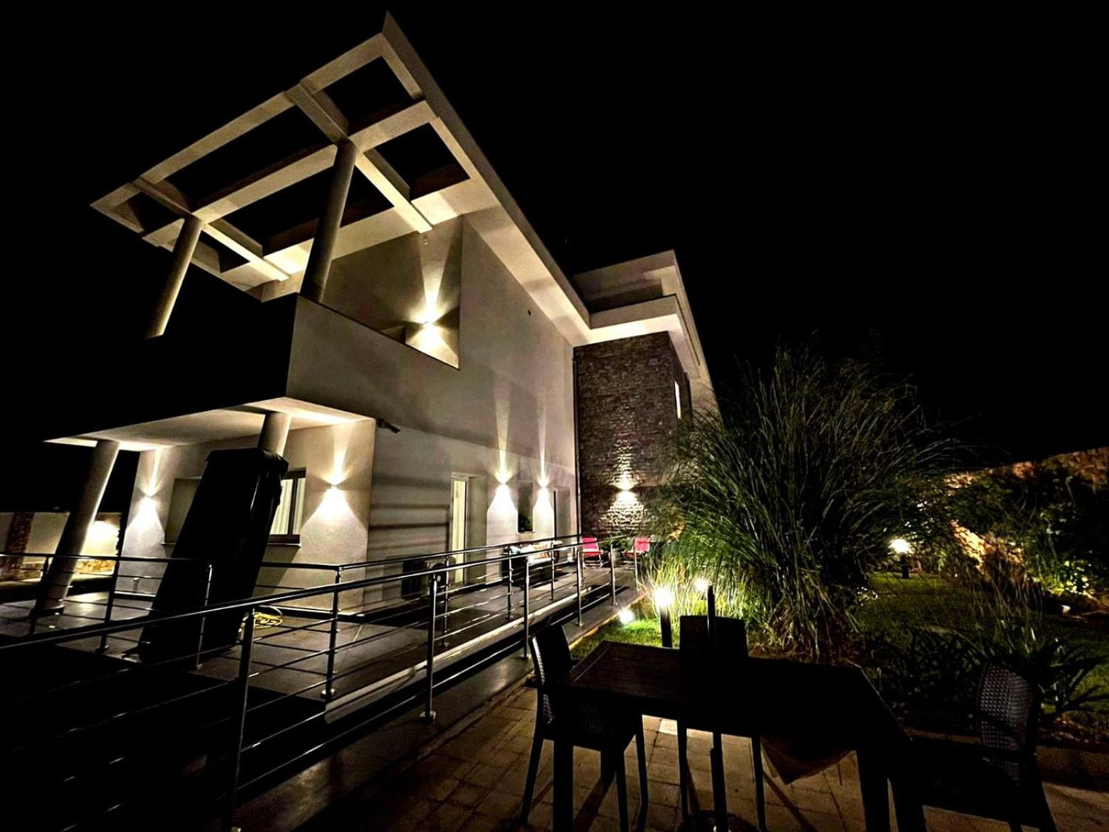 Villa Mari - lusso - Mini piscina e Idromassaggio view 4