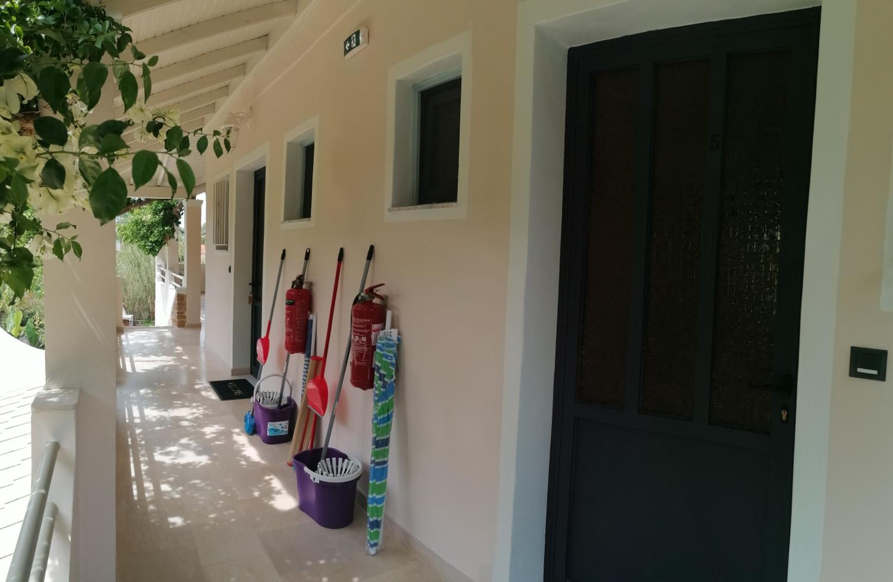 Makis Apartments