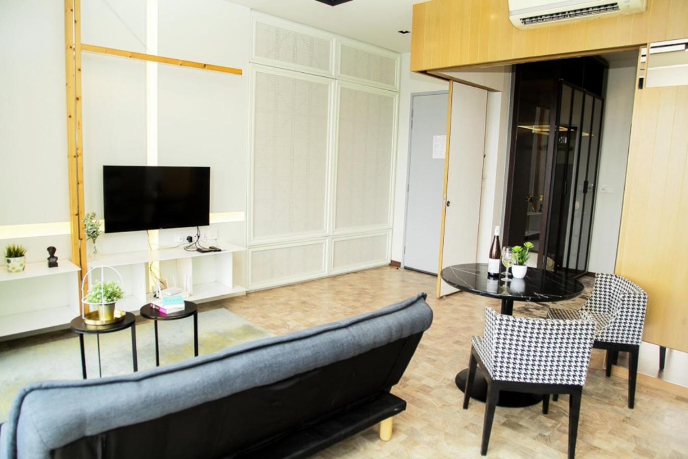 Expressionz Suites By iHost Global