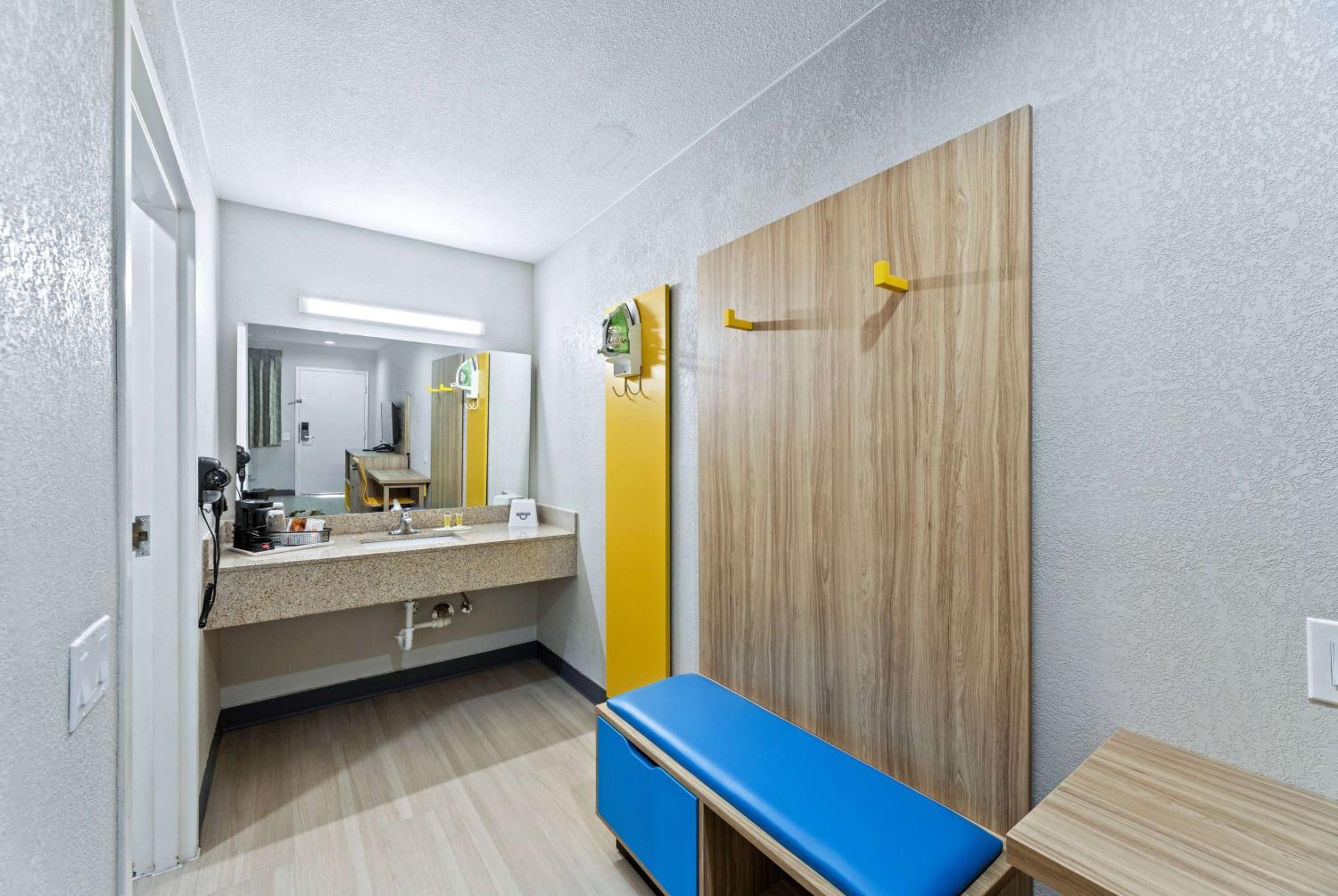 Days Inn by Wyndham McKinney - Property Image 2