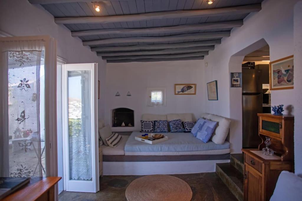 Cosy Bohème retreat with sea views view 2