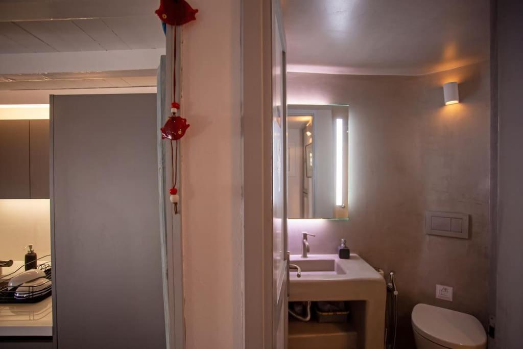 Cosy Bohème retreat with sea views view 3