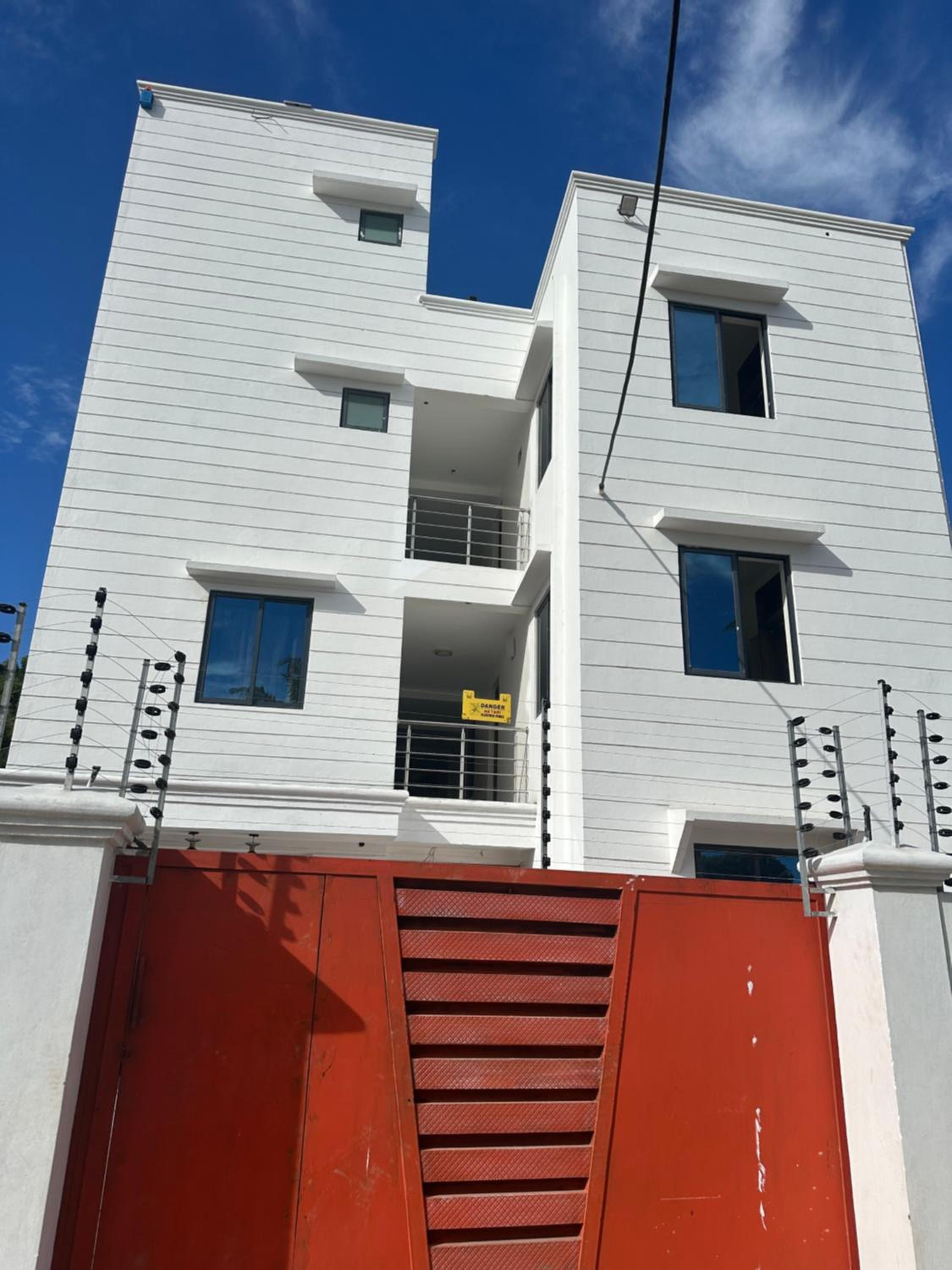 White palms apartment