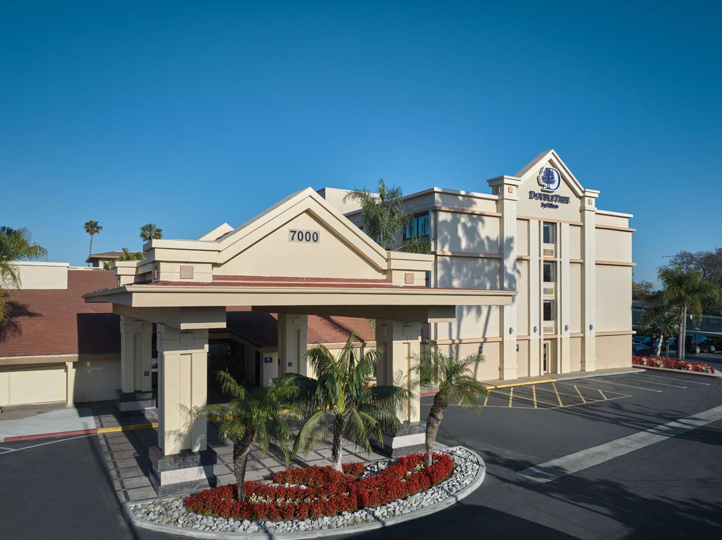 Hotel Doubletree by Hilton Buena Park - Image 1