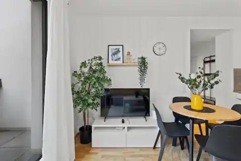 Long Term Stay - Near Klinik Floridsdorf - On-Site Parking for 19,90 Eur