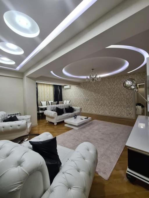 Modern Oasis in Lux Apartment 3BR Elegant Building