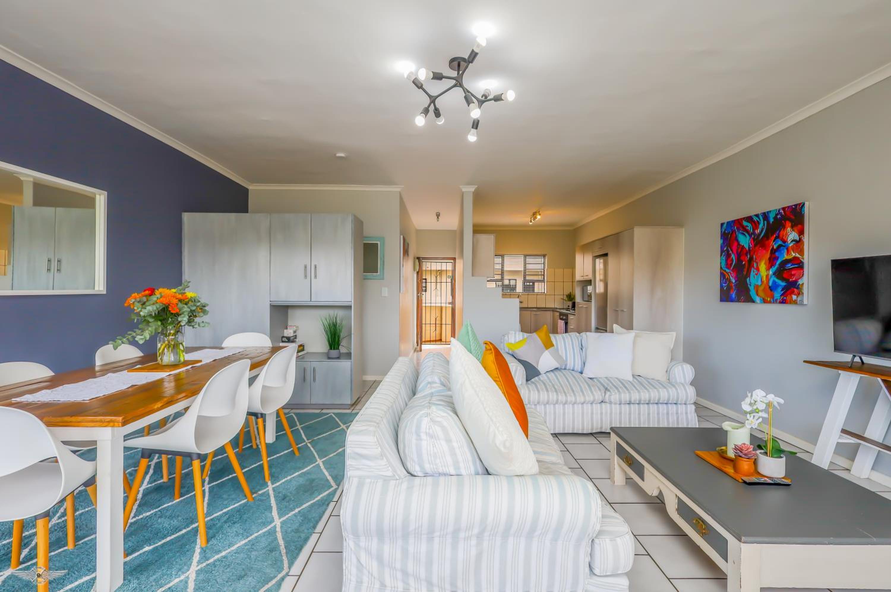 Madriko 23 - Spacious Midtown Langebaan Beach Apartment