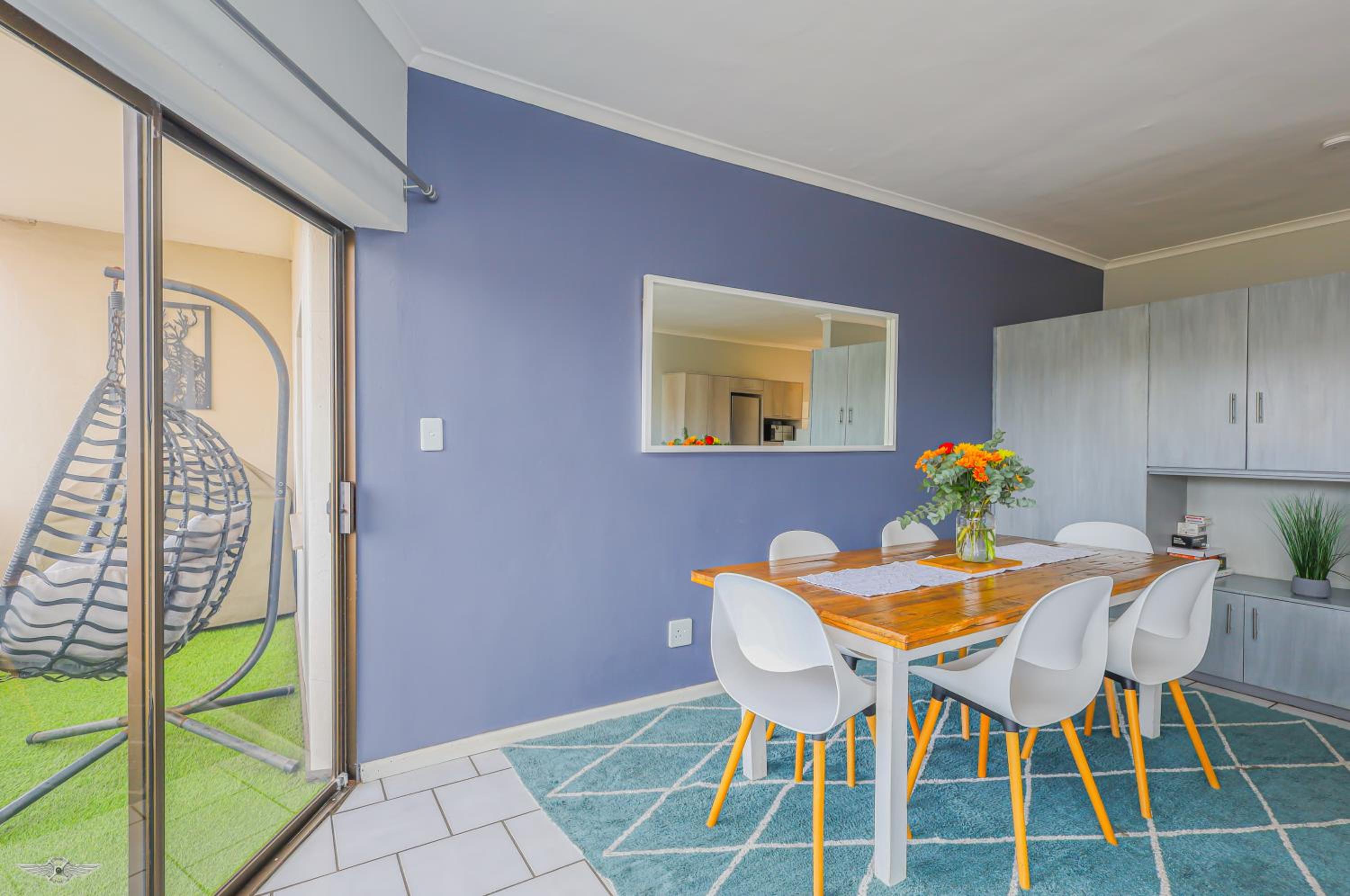 Madriko 23 - Spacious Midtown Langebaan Beach Apartment