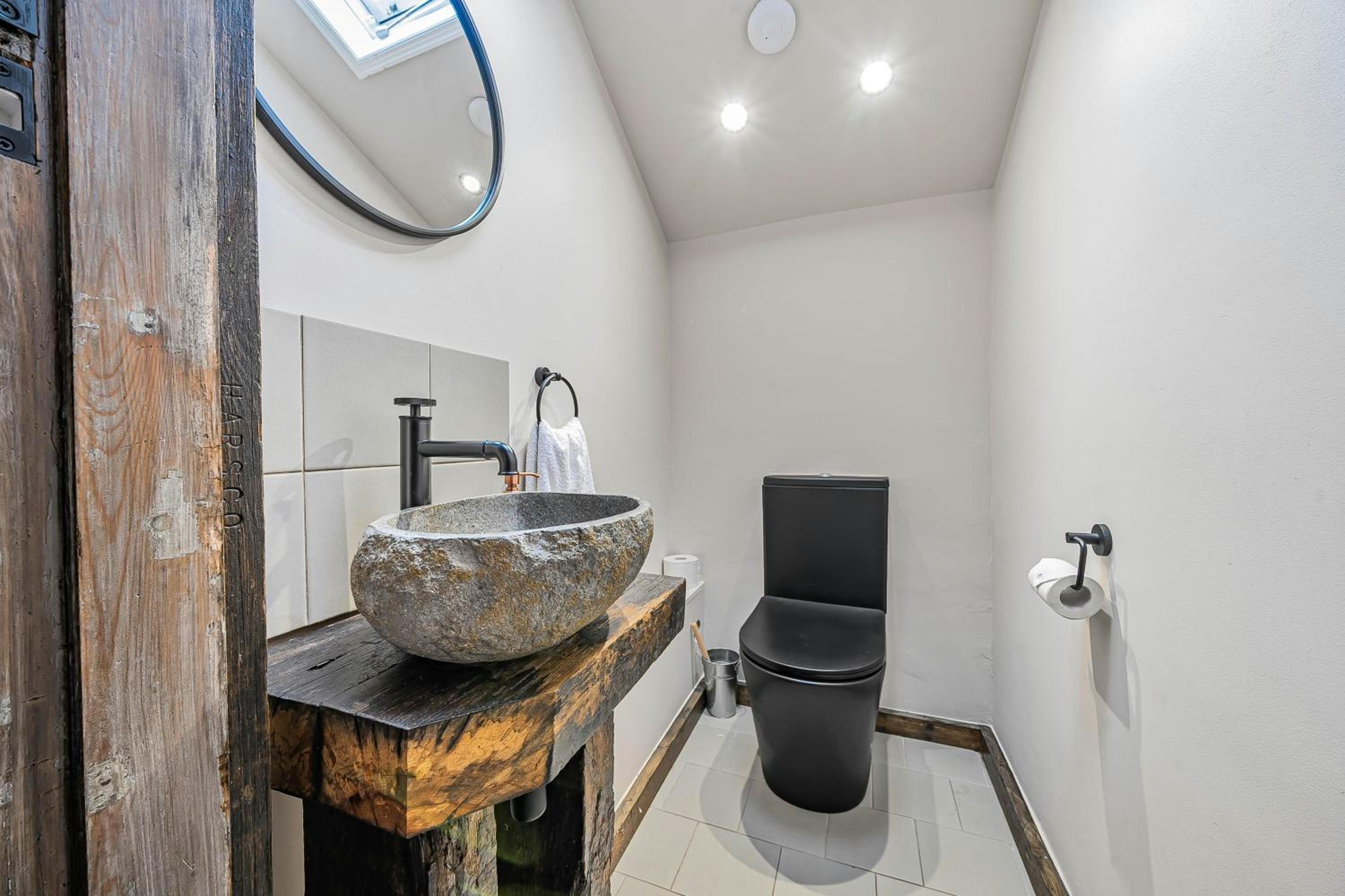 Quirky Retreats - Chester Rose
