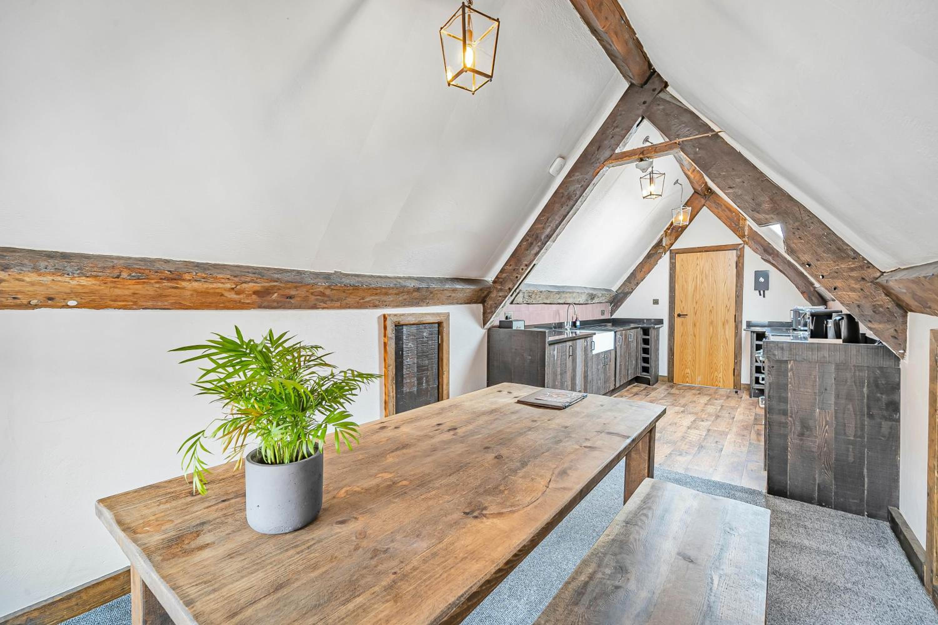 Quirky Retreats - Chester Rose