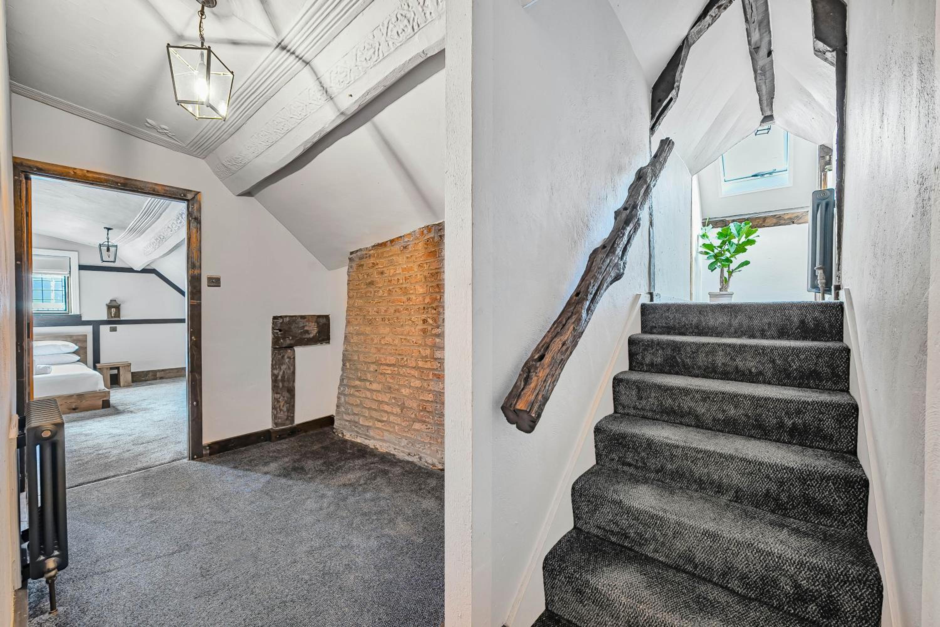 Quirky Retreats - Chester Rose