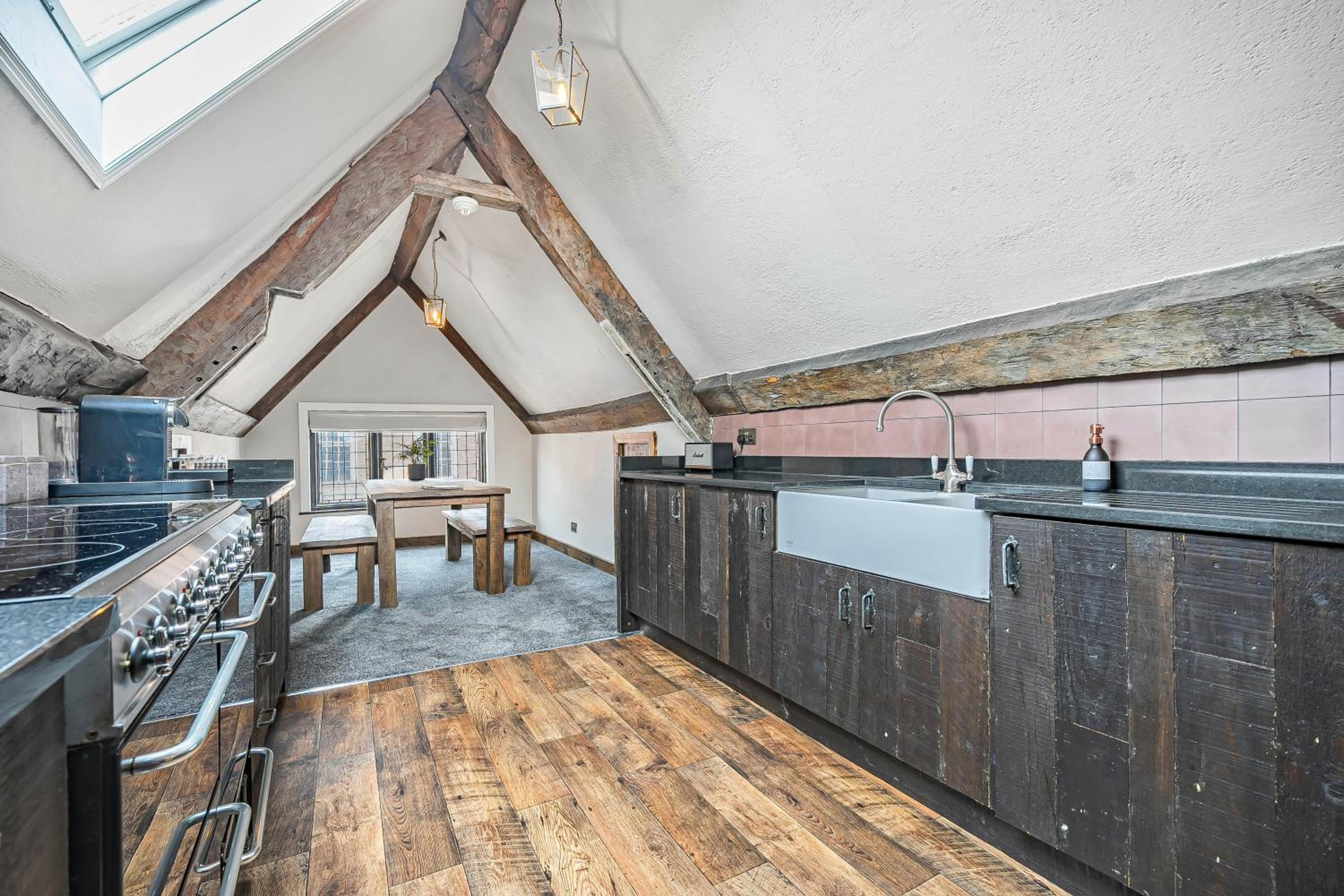 Quirky Retreats - Chester Rose