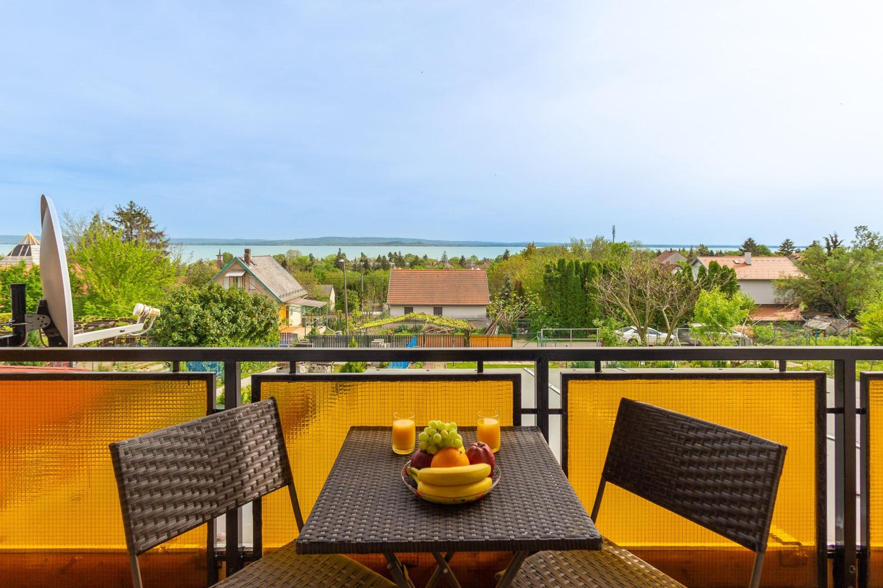 House Hortenzia Lake View - Happy Rentals view 2