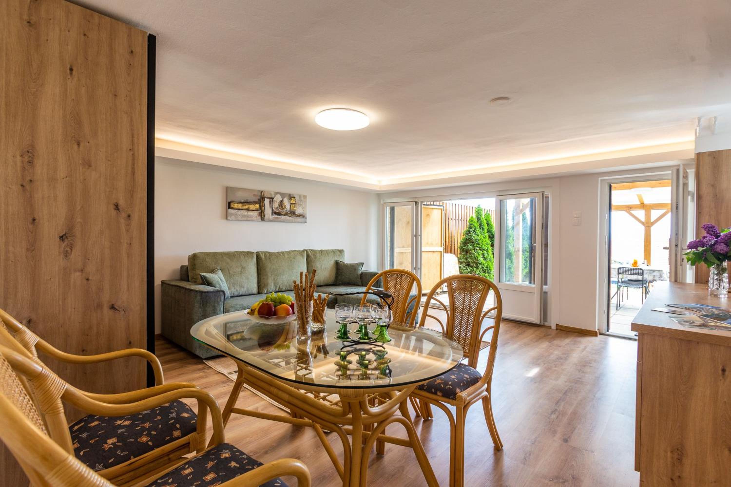 House Hortenzia Lake View - Happy Rentals view 3