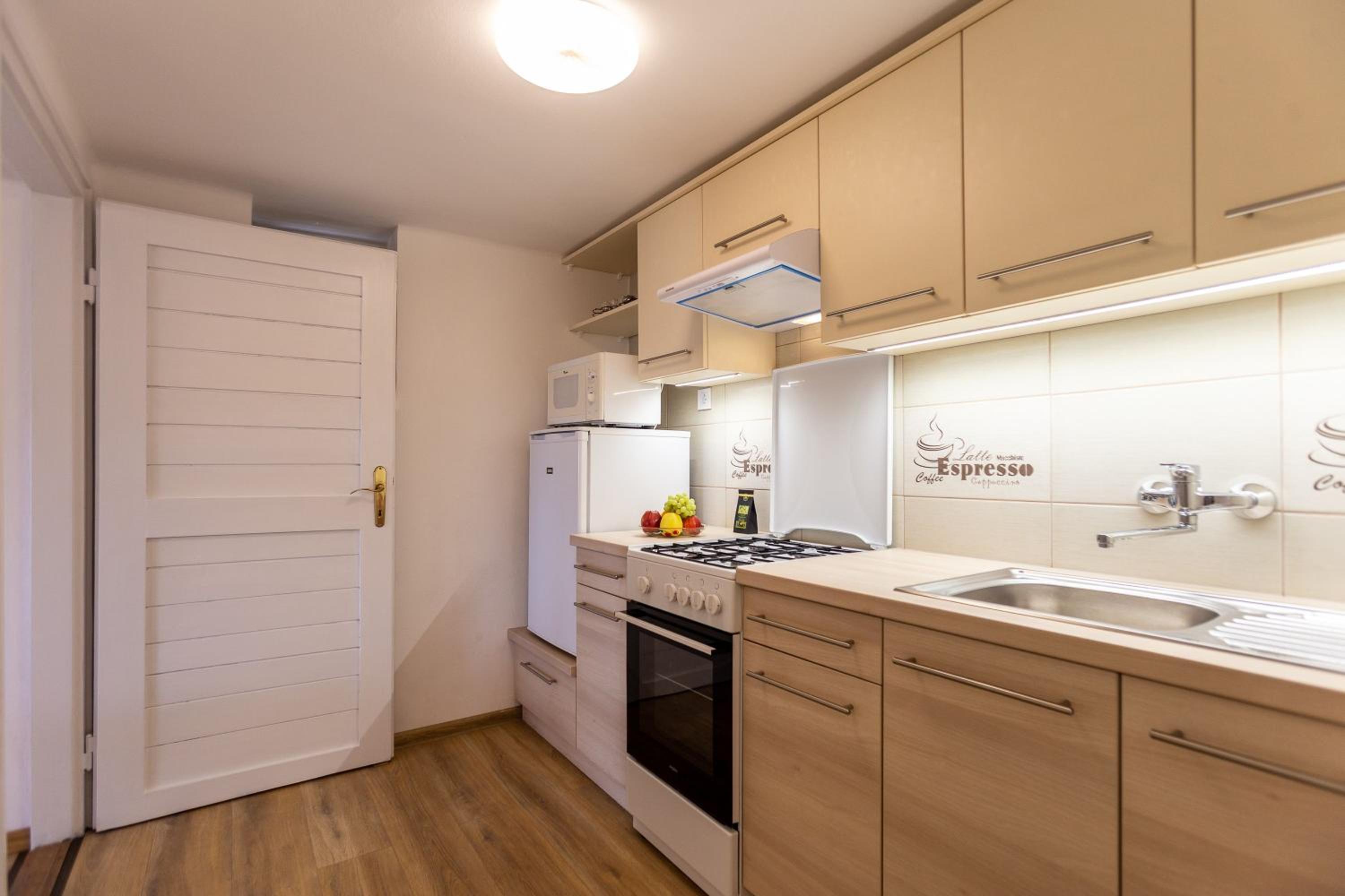 House Hortenzia Lake View - Happy Rentals view 4