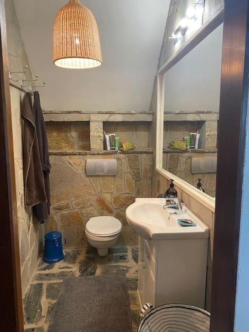 Nyuszifülház Ferienhaus im Weinberg mit Pool
