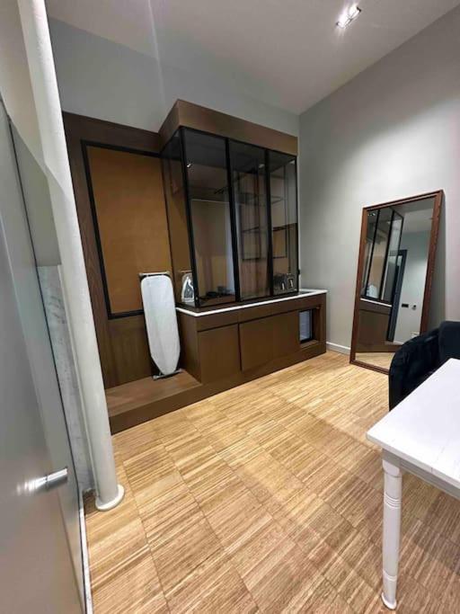 Unique Stylish Flat