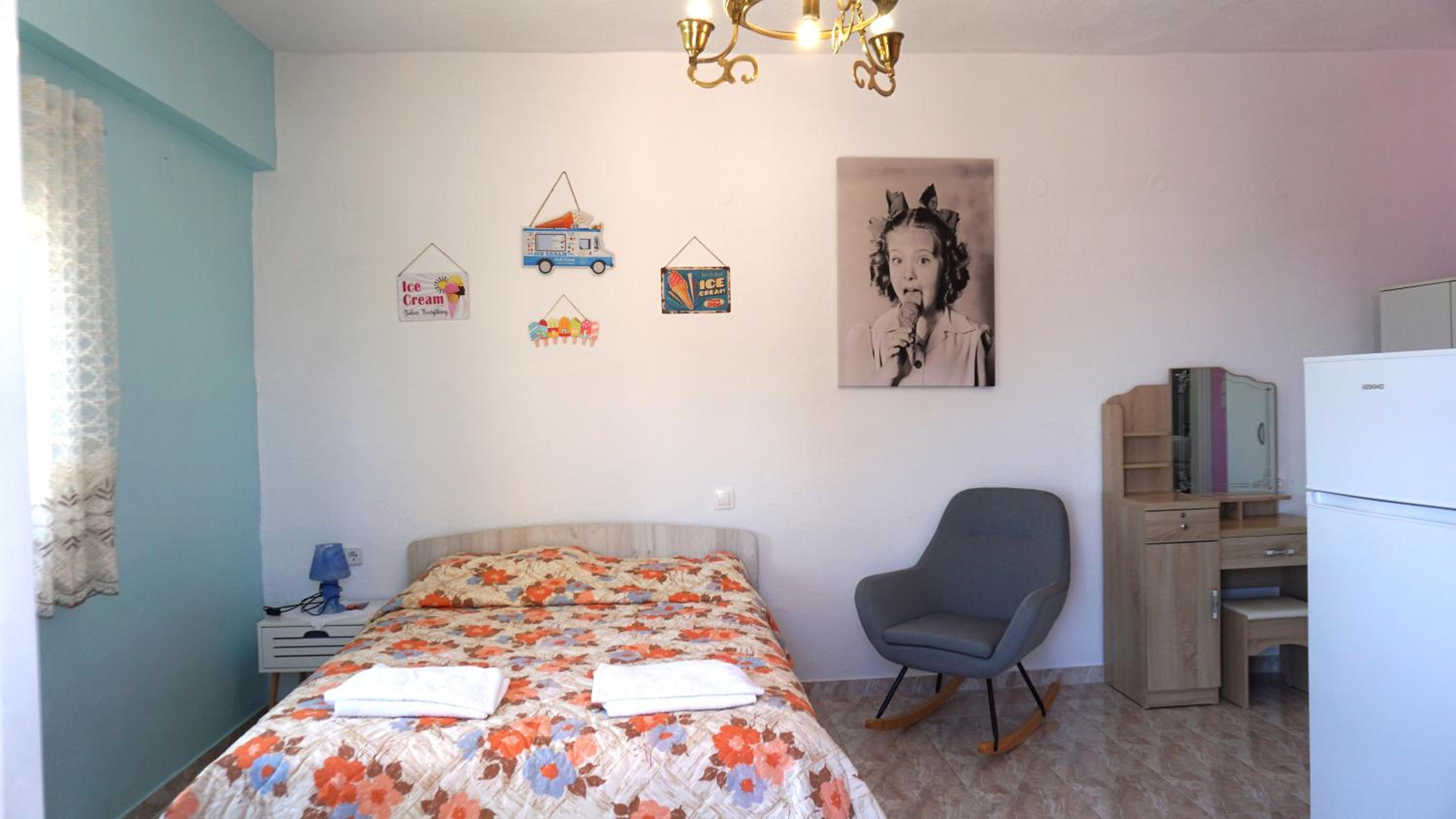 Summer scoop studio by EvaGstays photo 3