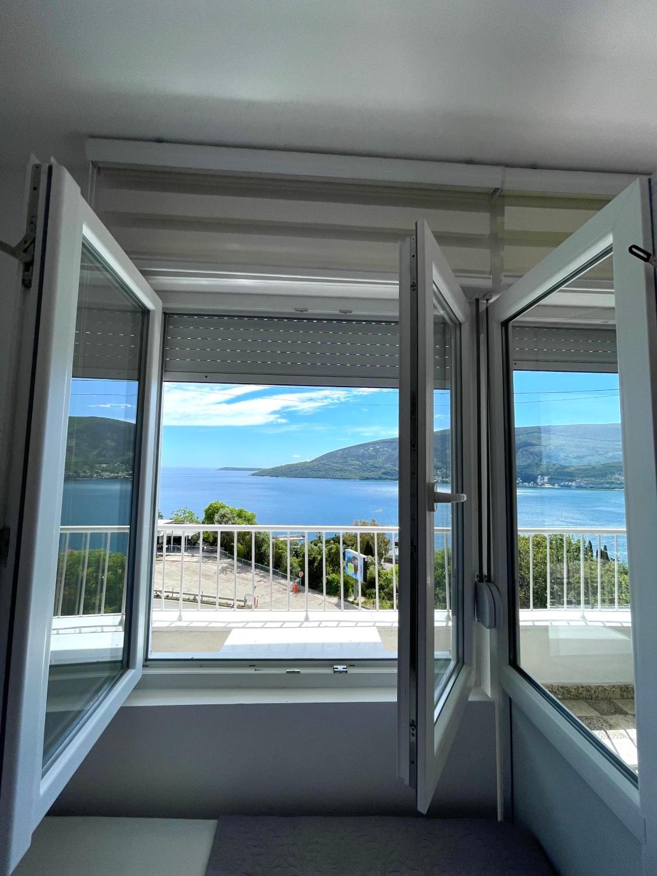 XENIA Seaview Apartment view 3