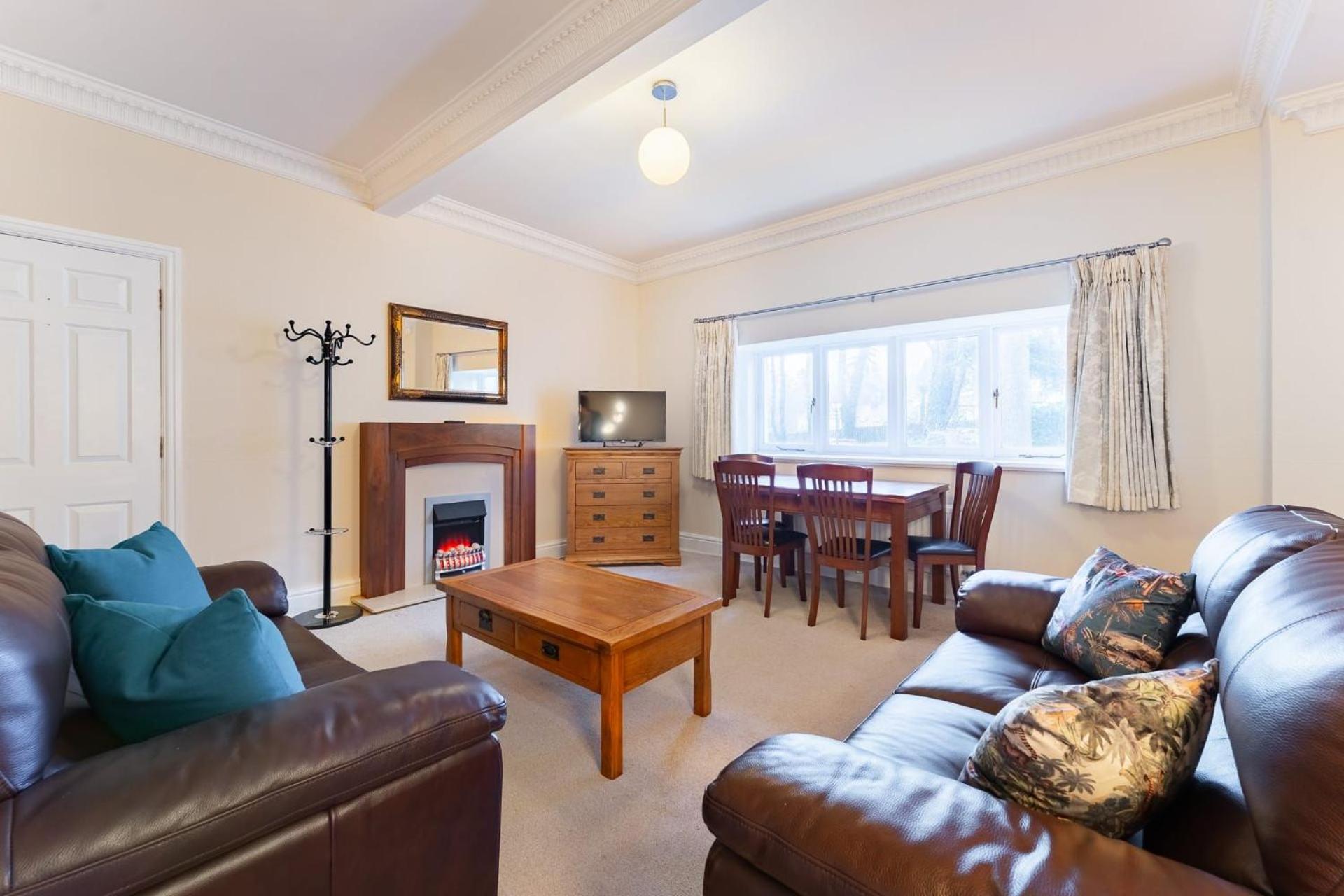 6 Meadowcroft House
