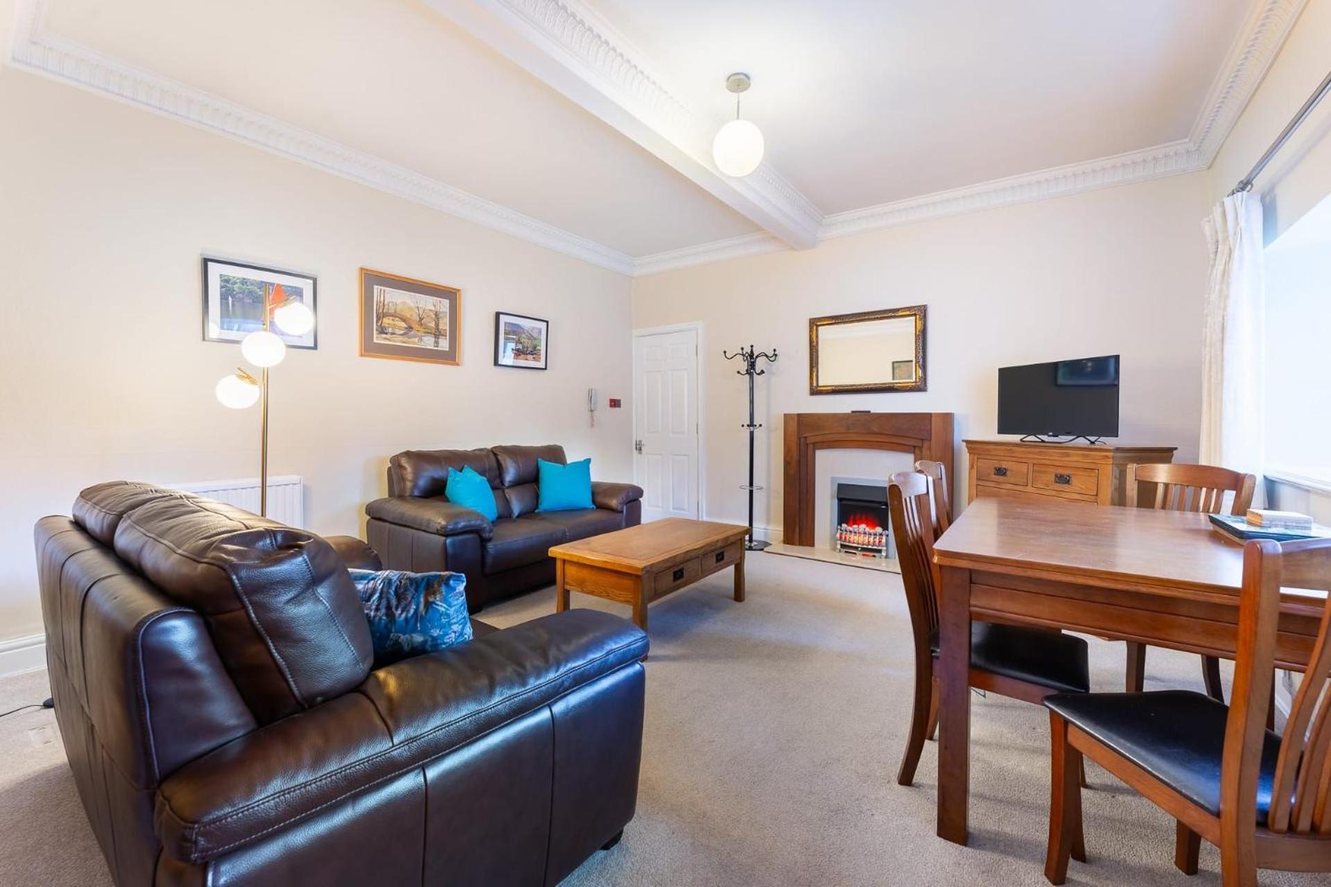 6 Meadowcroft House