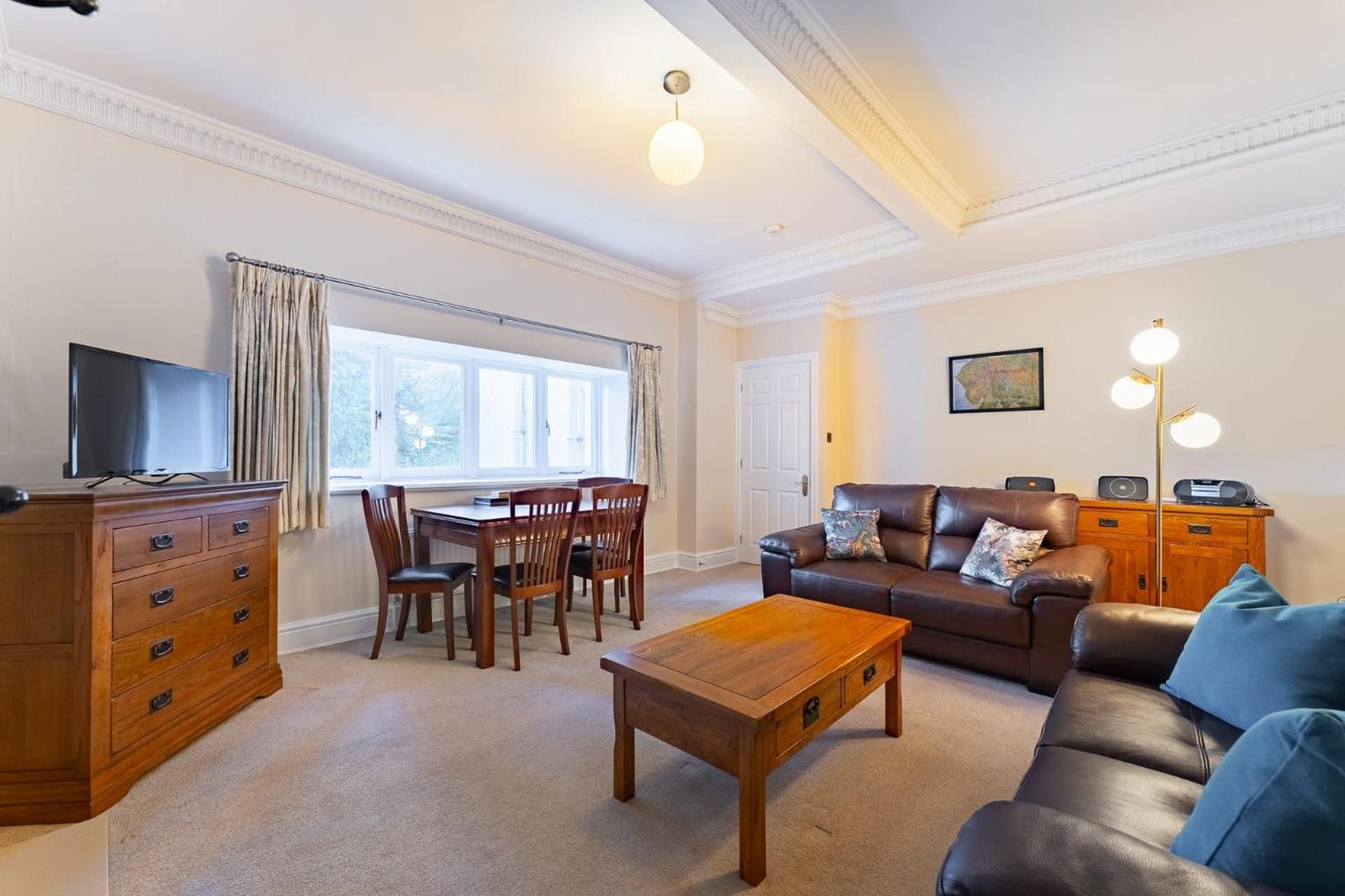 6 Meadowcroft House