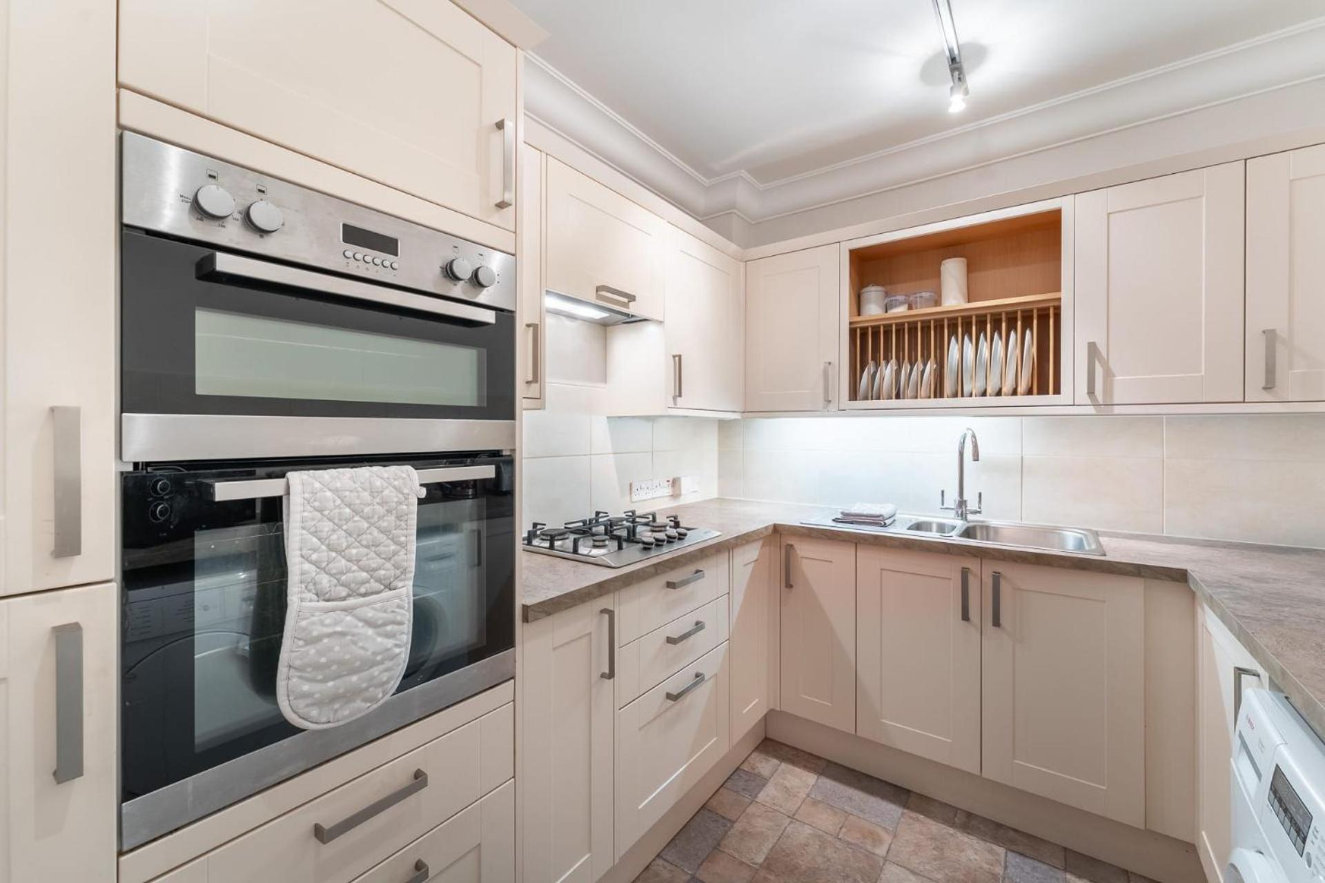 6 Meadowcroft House