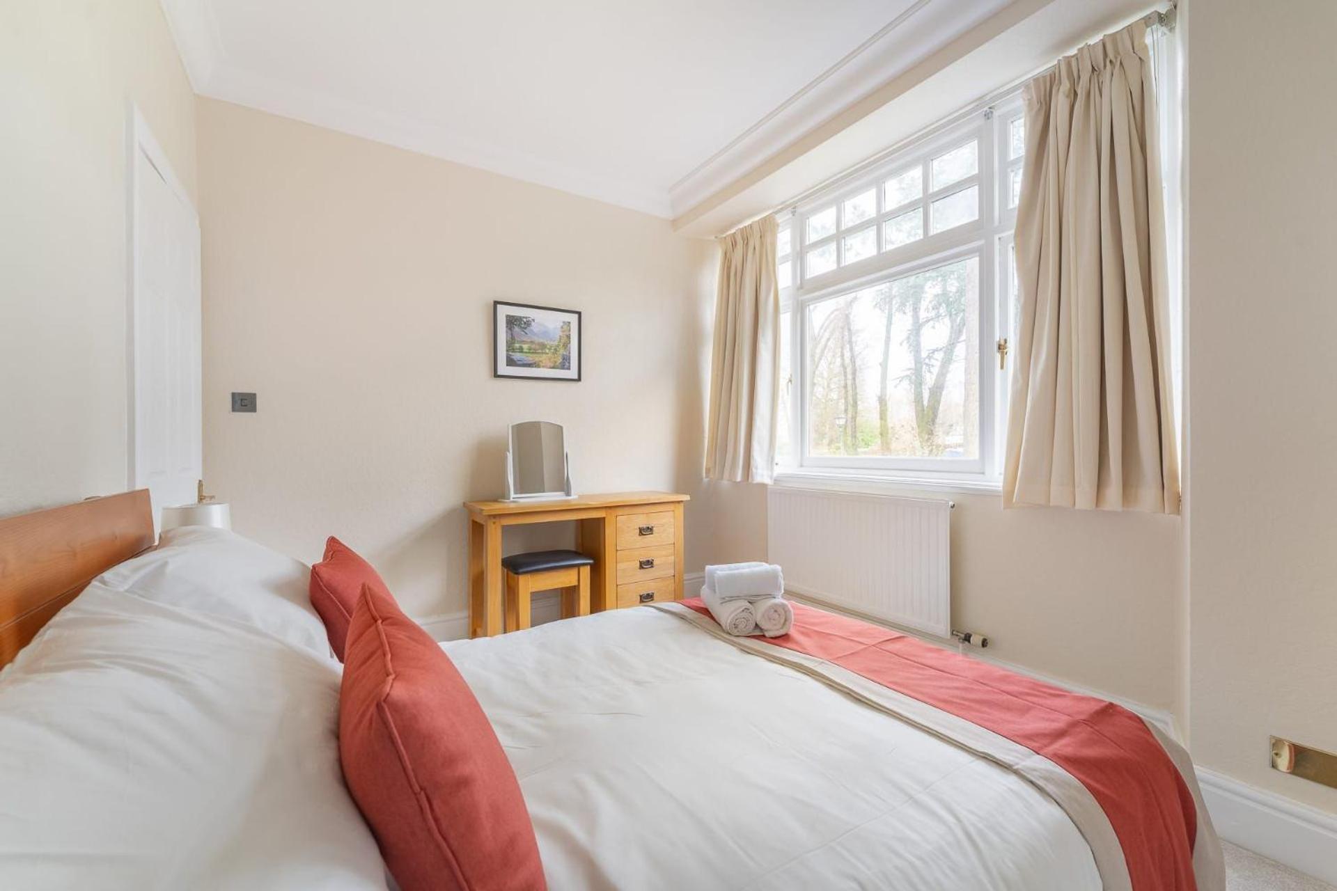 6 Meadowcroft House