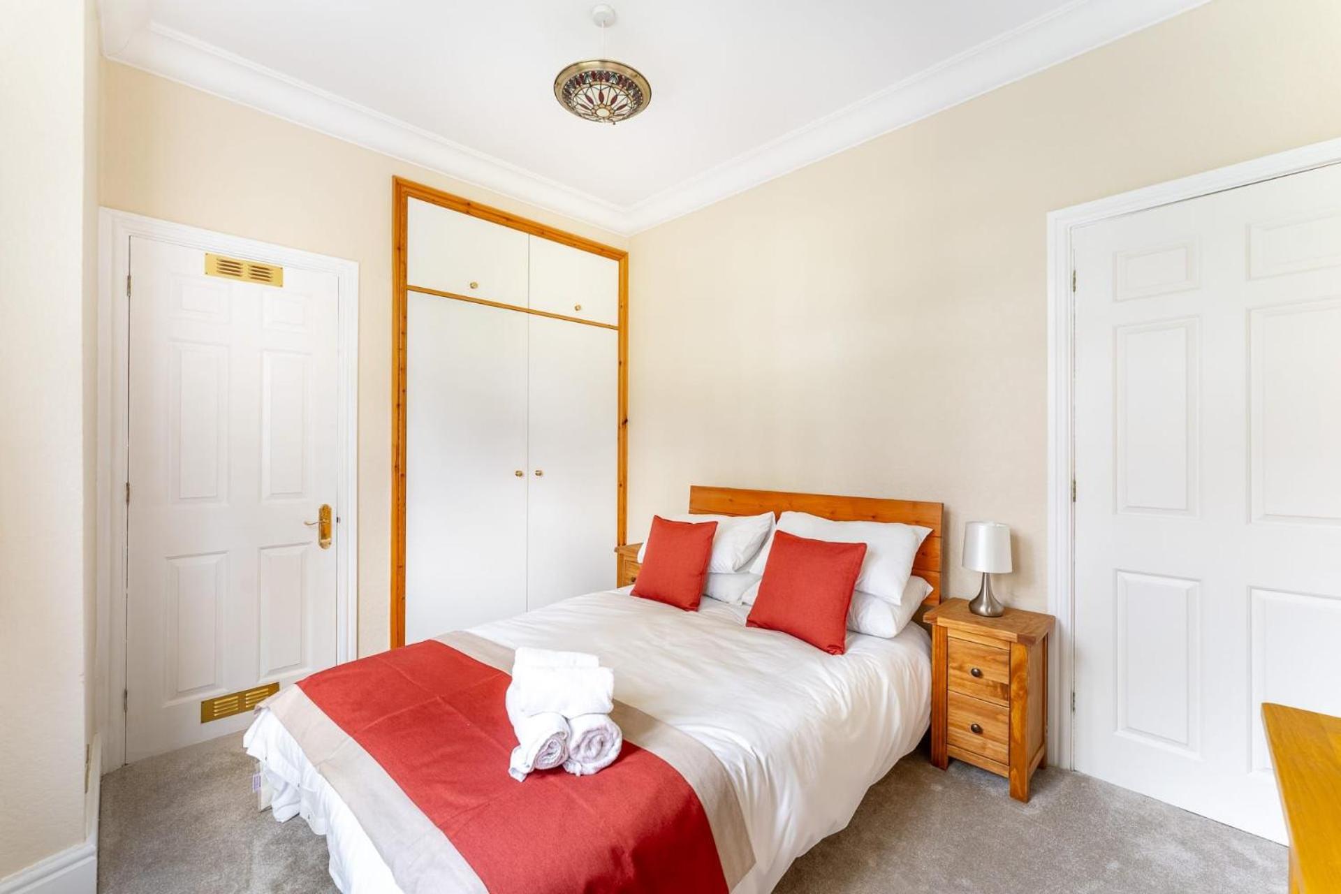 6 Meadowcroft House