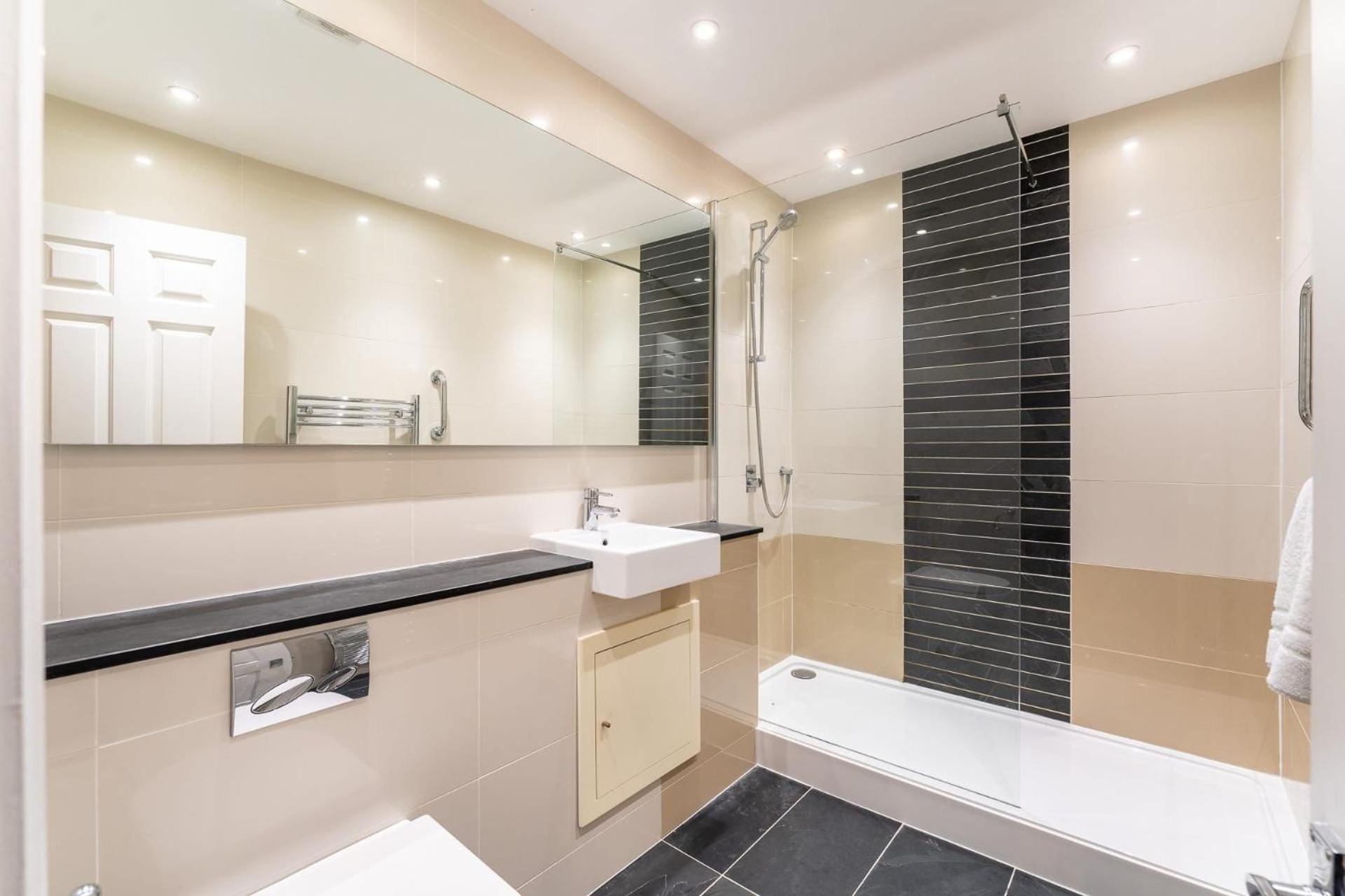6 Meadowcroft House