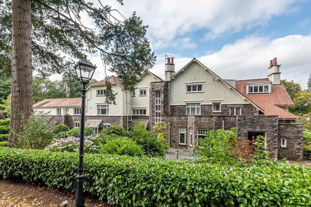 6 Meadowcroft House
