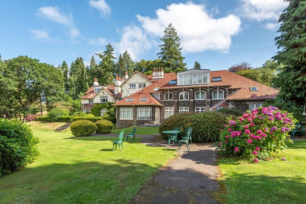 6 Meadowcroft House