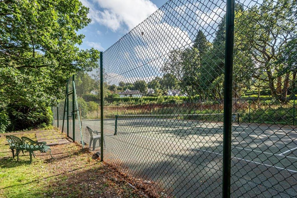 6 Meadowcroft House