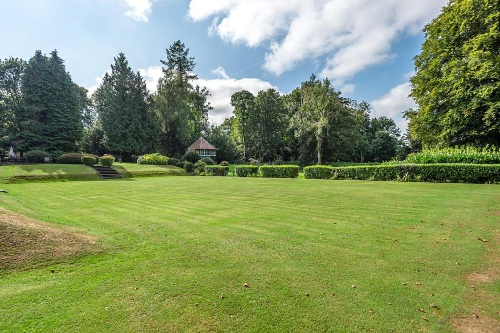 6 Meadowcroft House