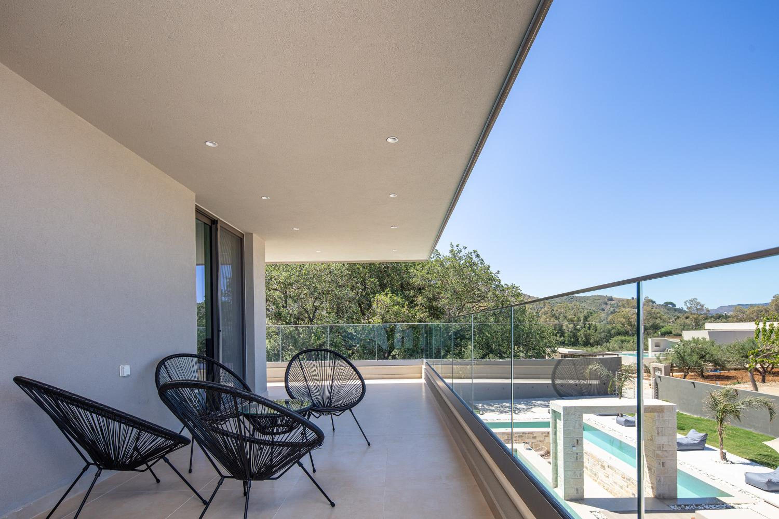 Elinor Villa - Nature Retreat amidst Mountains & Lake by etouri